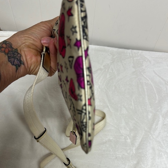 Coach Poppy Cream and Pink Floral Crossbody Bag - Picture 7 of 11